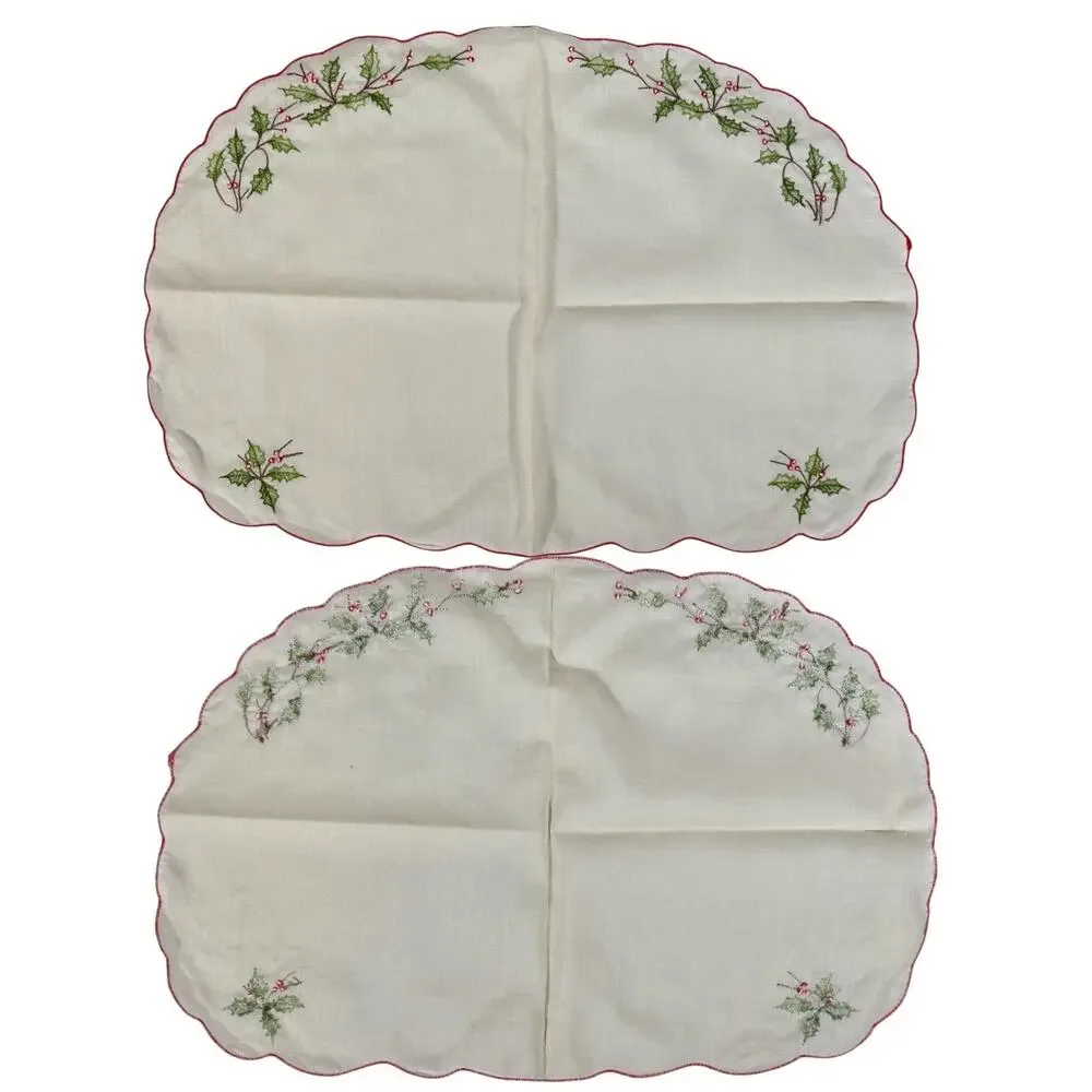 VTG Set of 4 Christmas Placemats and 4 Napkins Holly Linen White Red Dining Room